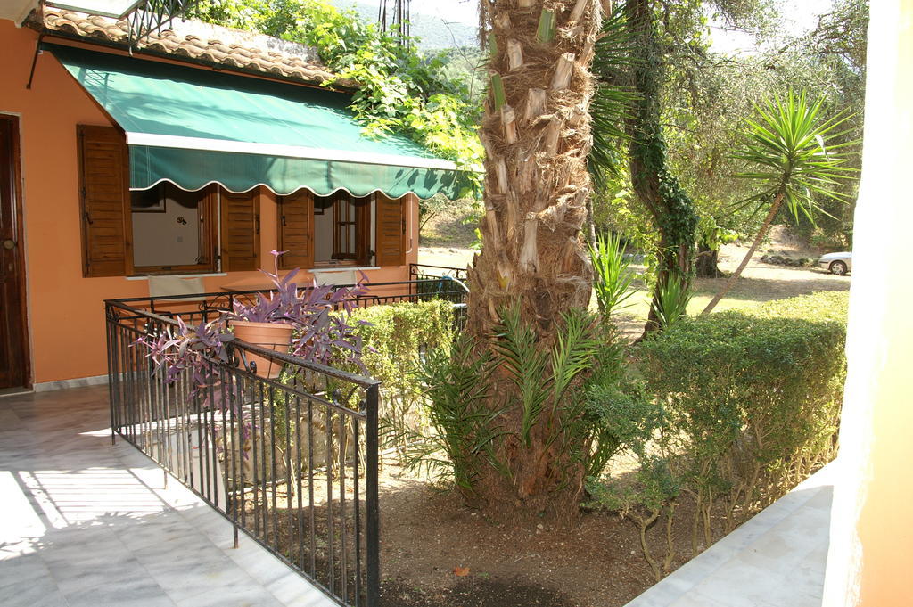 Milos Studios Parga Exterior photo